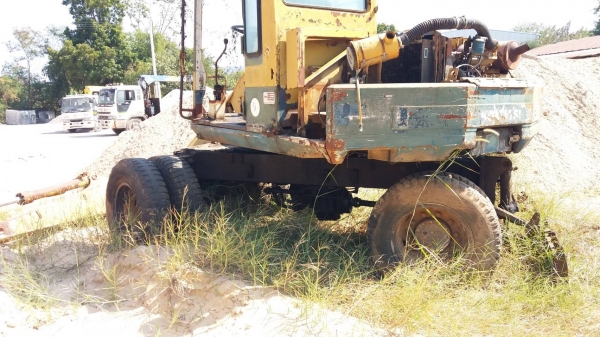 ขาน 95,000 แบคโฮล้อยาง KOMATSU pw 60s-3 เครื่องดี เกียร์สมบูณร์ ขายตามสภาพ รถอยู่ ชัยภูมิ 064-191-1112
