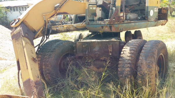 ขาน 95,000 แบคโฮล้อยาง KOMATSU pw 60s-3 เครื่องดี เกียร์สมบูณร์ ขายตามสภาพ รถอยู่ ชัยภูมิ 064-191-1112