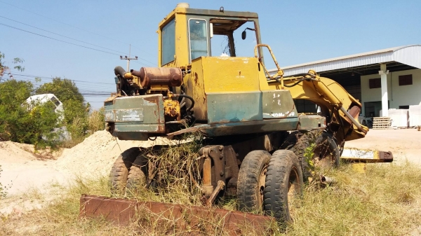 ขาน 95,000 แบคโฮล้อยาง KOMATSU pw 60s-3 เครื่องดี เกียร์สมบูณร์ ขายตามสภาพ รถอยู่ ชัยภูมิ 064-191-1112