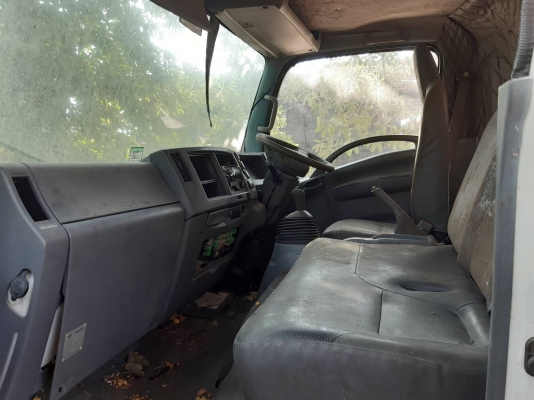 รถบรรทุก ISUZU NPR 130 แรง ติดก๊าซ ปี 57 (รถห้าง)