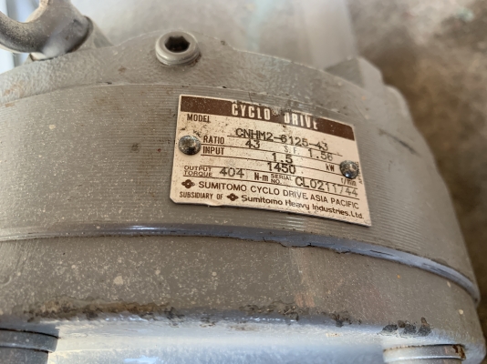 ขายมอเตอร์เกียร์ Cycro drive Sumitomo 2HP.380V อัตราทด 1:43 เพลาออกประมาณ 33รอบต่อนาที สภาพสวย หมุนนิ่ม พร้อมใช้งาน มี 2ตัวครับ ราคาตัวละ 6,800 บาท