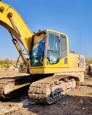 ขายรถแบ็คโฮ KOMATSU PC200-8 ด่วนครับราคาไม่แพงครับ (โทร 0623251741 โต้ง)