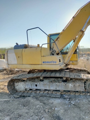 ขายรถแบ็คโฮ KOMATSU PC200-8 ด่วนครับราคาไม่แพงครับ (โทร 0623251741 โต้ง)