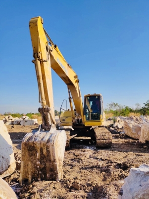 ขายรถแบ็คโฮ KOMATSU PC200-8 ด่วนครับราคาไม่แพงครับ (โทร 0623251741 โต้ง)