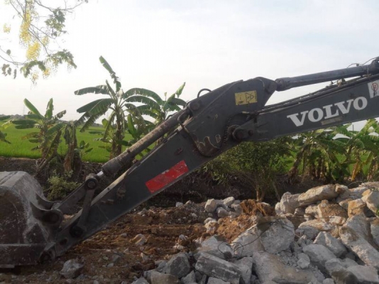 VOLVO EC210BLC ไม่มีเล่มทะเบียน