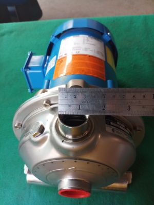 ปั๊มน้ำหอยโข่ง ยี่ห้อ Bluffton Goulds ขนาด 1/2 แรง ไฟสามเฟส 380V ท่อเข้า 1 นิ้ว ท่อออก 1 1/4 นิ้ว ตัวปั๊มเป็นสแตนเลส เหมาะกับงานในระบบอุตสาหกรรมการสาธารณูปโภค การเพิ่มแรงดันของเหลวในระบบ สามารถใช้งานในระบบดับเพลิง ระบบทำความร้อน ระบบปรับอากาศ และระบบงานล้