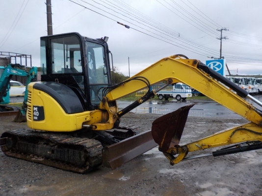 รถขุด KOMATSU : PC40MR-2