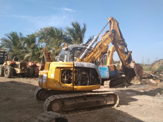 ขายสินค้าเก่านอก รถขุด : HYD. EXCAVATOR KOBELCO SK70SRD  คอนโทรลน้ำมัน ,ปั๊มนิ้ว ,แทรคเหล็ก , มีเก๋ง
