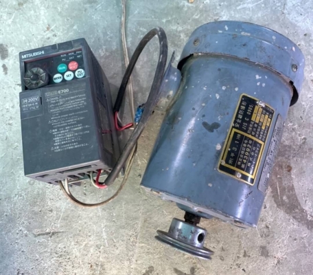 ชุดละ 1600 บ.ส่งถึงบ้านฟรี โทร 083-2000058 LINE ID: line832923 ชุดมอเตอร์+อินเวอร์เตอร์ ปรับความเร็วของมอเตอร์ขนาด 200W ใช้ไฟ 220V