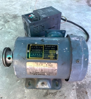 ชุดละ 1600 บ.ส่งถึงบ้านฟรี โทร 083-2000058 LINE ID: line832923 ชุดมอเตอร์+อินเวอร์เตอร์ ปรับความเร็วของมอเตอร์ขนาด 200W ใช้ไฟ 220V