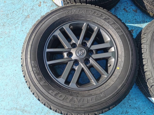 ล้อแม็กแชมป์ 17 ทำสีใหม่ ไม่มีซ่อม พร้อมยางใหม่ DUNLOP 265/65R17 ปี19 ราคาโคตรคลู ยกชุด 17,900 บาท  สนใจ 087-758-6654