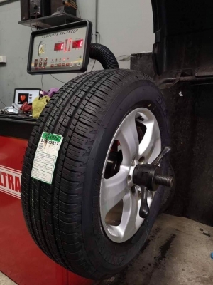 ขายยางใหม่ BRIDGESTONE DULLER HT470 225/65R17 ปี19