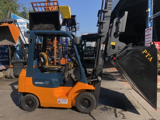 ขายรถตักยางพาราเสาสูง4เมตรงาเทได้ขาย250000บาท