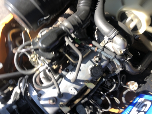 ขายรถตักยางพาราเสาสูง4เมตรงาเทได้ขาย250000บาท