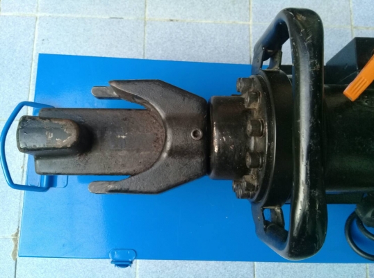 เครื่องดัดเหล็กมือถือ (ข้ออ้อยขนาด 20mm.) สภาพ95\% พร้อมใช้งาน เครื่องดัดเหล็กมือถือ (ข้ออ้อยขนาด 20mm.) สภาพ95\% พร้อมใช้งาน