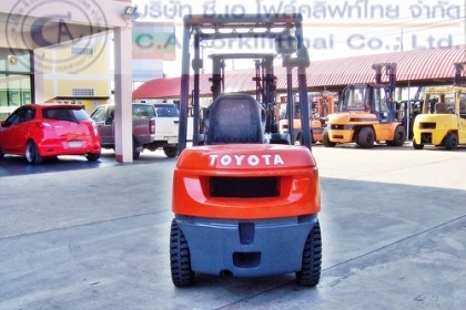 ขาย รถโฟล์คลิฟท์ TOYOTA รุ่น 7-FDF25