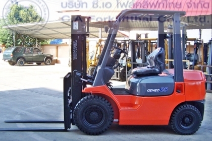 ขาย รถโฟล์คลิฟท์ TOYOTA รุ่น 7-FDF25