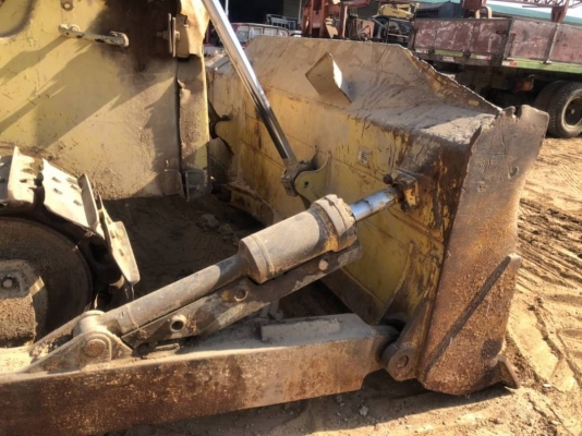 KOMATSU D 65 E -12 เล่มทะเบียน เครื่องดี เกียร์แรง ปั้มยกดี ช่วงล่างแน่น  รถพร้อมใช้งาน เอกสารพร้อมโอน ราคา 590,000 รถอยู่ ยโสธร
