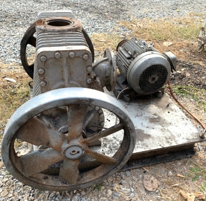 13,000 บ. โทร 083-2000058 LINE ID: line832923 เครื่องปั๊มดูด อัดสูญญากาศระบบลูกสูบโรตารี่ แบบทำงานในน้ำมันหล่อลื่นสร้างแรงดูดกำลังถึง 700 mPa. ตัวเครื่องเป็นเหล็กหล่อแข็งแรง ใช้มอเตอร์หรือเครื่องยนต์ดึงฉุดได้ ทำงานที่รอบต่ำแค่ 400 รอบต่อนาที ขนาดโตท่อสวม 13,000 บ. โทร 083-2000058 LINE ID: line832923 เครื่องปั๊มดูด อัดสูญญากาศระบบลูกสูบโรตารี่ แบบทำงานในน้ำมันหล่อลื่นสร้างแรงดูดกำลังถึง 700 mPa. ตัวเครื่องเป็นเหล็กหล่อแข็งแรง ใช้มอเตอร์หรือเครื่องยนต์ดึงฉุดได้ ทำงานที่รอบต่ำแค่ 400 รอบต่อนาที ขนาดโตท่อสวม