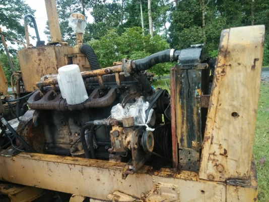 รถตักล้อยางขายตามสภาพ เกียร์เสียอย่างเดียว เครื่องติดได้ราคา 80,000 รถตักล้อยางขายตามสภาพ เกียร์เสียอย่างเดียว เครื่องติดได้ราคา 80,000