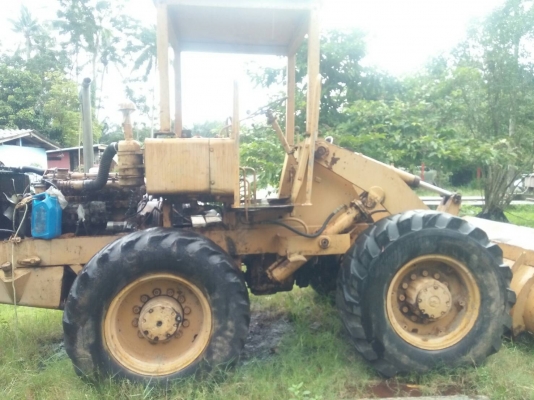 รถตักล้อยางขายตามสภาพ เกียร์เสียอย่างเดียว เครื่องติดได้ราคา 80,000 รถตักล้อยางขายตามสภาพ เกียร์เสียอย่างเดียว เครื่องติดได้ราคา 80,000