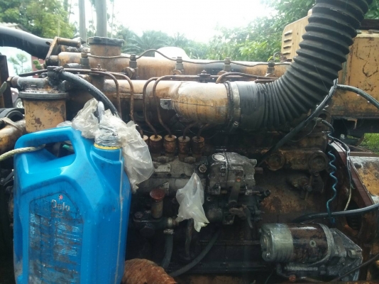 รถตักล้อยางขายตามสภาพ เกียร์เสียอย่างเดียว เครื่องติดได้ราคา 80,000 รถตักล้อยางขายตามสภาพ เกียร์เสียอย่างเดียว เครื่องติดได้ราคา 80,000