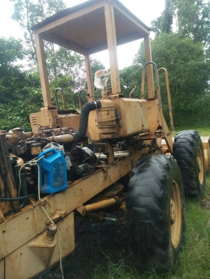 รถตักล้อยางขายตามสภาพ เกียร์เสียอย่างเดียว เครื่องติดได้ราคา 80,000