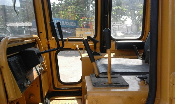 CATERPILLAR รุ่น D3 C CATERPILLAR รุ่น D3 C