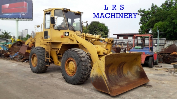 รถตักล้อยาง CAT 936 E