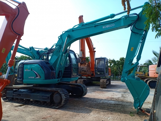 ขายKOBELCO SK135SR-1ES. YY04. มีลายแย๊ก...เครื่องปั๊มแห้ง..สภาพสวย  พร้อมใช้  โทร 089-3818694 จ๊อย