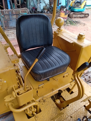 ขานรถดัน..MITSUBISHI. BD2F. เก่านอกแท้  สภาพสวย แทรคใหญ่  พร้อมใช้  โทร 089-3818694 จ๊อย