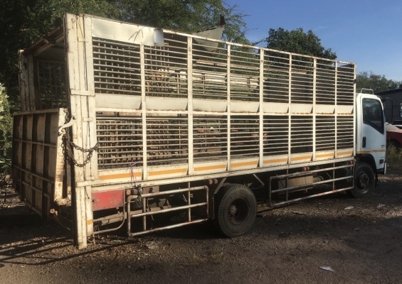 Isuzu NPR150 ปี52 กะบะเหล้ก ยาว 5ม เล่มพร้อมโอน