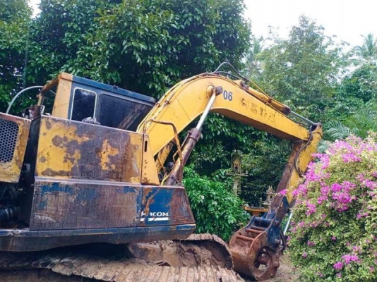 ลดราคาเหลือ 200,000 KOMATSU PC120-3 มีบุ้งกี๋อย่างเดียว รถทำงานปกติ