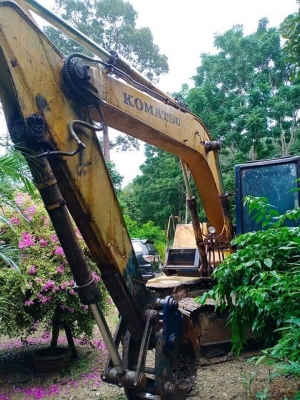 ลดราคาเหลือ 200,000 KOMATSU PC120-3 มีบุ้งกี๋อย่างเดียว รถทำงานปกติ