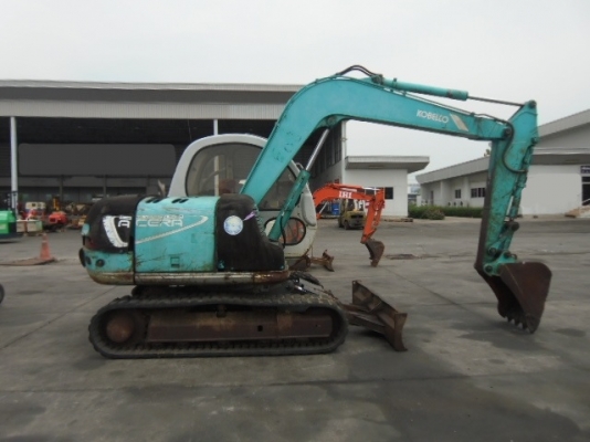 ขายรถขุด KOBELCO SK60-2 เครื่องยนต์ISUZU-4JB1 คอนโทรลน้ำมัน ปั๊มนิ้ว แทรคยาง รถเดิมๆเก่านอก มีเอกสาร