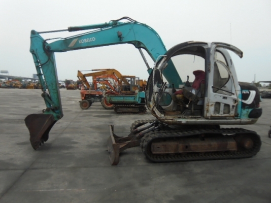 ขายรถขุด KOBELCO SK60-2 เครื่องยนต์ISUZU-4JB1 คอนโทรลน้ำมัน ปั๊มนิ้ว แทรคยาง รถเดิมๆเก่านอก มีเอกสาร