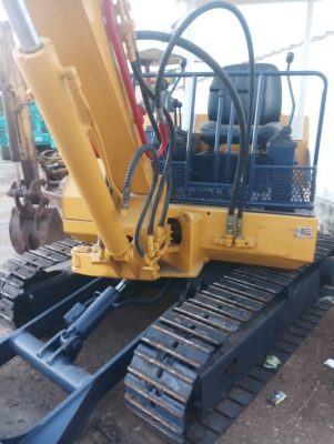 ขายแบคโฮ komatsu pc30-6