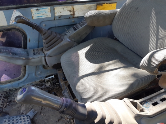 ขายด่วน ฮิตาชิ EX120-2 เครื่องเดิม ปั้มเดิม แอรมี ไฟฟ้ามี ขาดมอเตอคันเร่ง เอกสารซื้อขาย ขายด่วน ฮิตาชิ EX120-2 เครื่องเดิม ปั้มเดิม แอรมี ไฟฟ้ามี ขาดมอเตอคันเร่ง เอกสารซื้อขาย