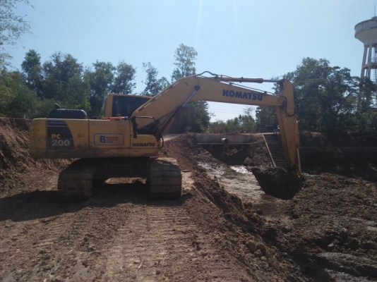 KOMATSU PC 200-8 MO ทำงานได้15500 ชั่วโมง ไมล์แท้ เข้าศูนย์ตลอด พร้อมใช้งาน เอกสารเล่มทะเบียน