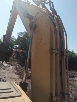 KOMATSU PC 200-8 MO ทำงานได้15500 ชั่วโมง ไมล์แท้ เข้าศูนย์ตลอด พร้อมใช้งาน เอกสารเล่มทะเบียน