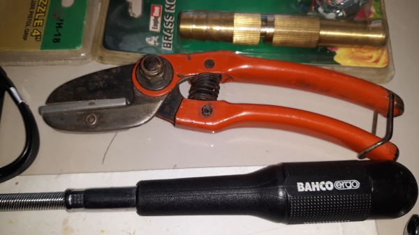 ขายกรรไกรตัดกิ่งไม้งานฝรั่งเศสมือสอง