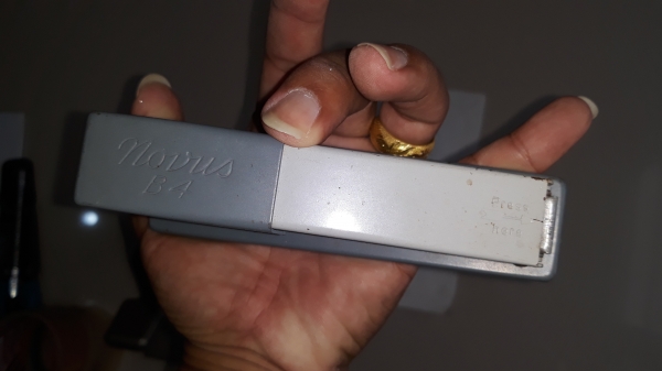 ขายที่เจาะกระดาษและแม็กเย็บกระดาษงานยุโรปแพ็คคู่