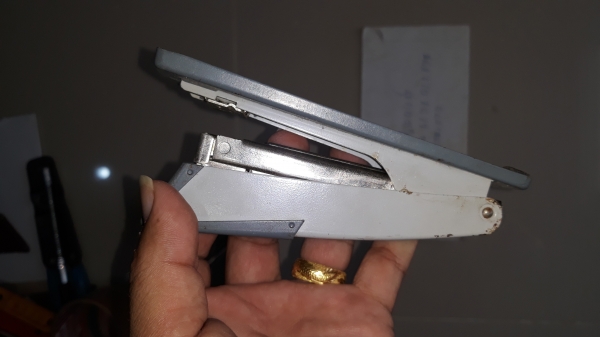 ขายที่เจาะกระดาษและแม็กเย็บกระดาษงานยุโรปแพ็คคู่