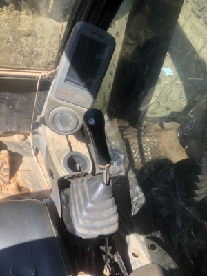 ขาย 895,000 CAT 320 D เล่มทะเบียน 14,XXX ชม. ไฟฟ้าครบ เครื่องดี ปั้มแรง เอวแน่น ช่วงล่างดี เฟรมสวย  รถอยู่ ขอนแก่น 090-772-3710 090-772-3708