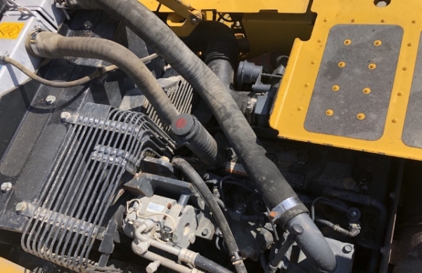 ขายรถขุด KOMATSU PC120-8 นำเข้าเองจากญี่ปุ่น สภาพสวยพร้อมใช้งาน มีVDOการทำงานครับ ขายรถขุด KOMATSU PC120-8 นำเข้าเองจากญี่ปุ่น สภาพสวยพร้อมใช้งาน มีVDOการทำงานครับ