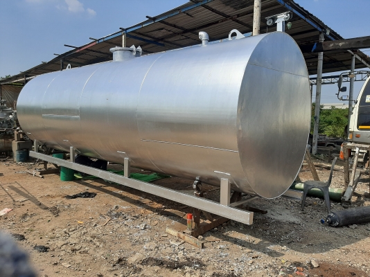 ขายถังน้ำมัน 18000 ลิตรหนา6มิลสภาพดี พร้อมใช้ค่ะ