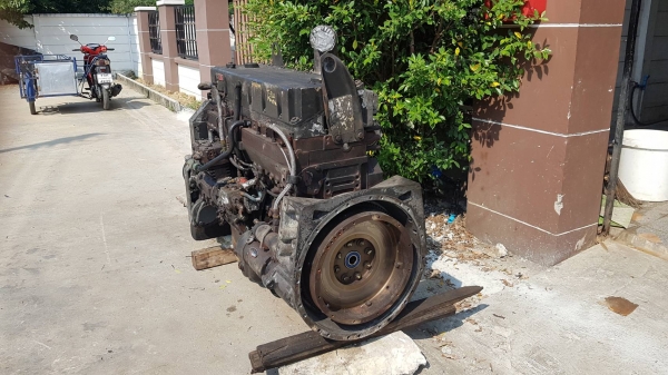 ขายเครื่อง CUMMINS L10 325hp USA