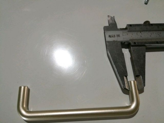 มือจับเหล็กตัวซี ชุบสีบรอนด์ทอง พร้อมสกรู