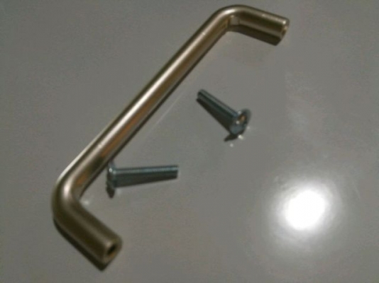 มือจับเหล็กตัวซี ชุบสีบรอนด์ทอง พร้อมสกรู