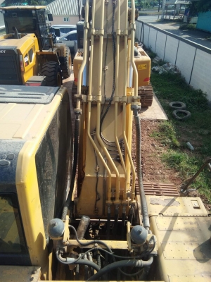 ขาย 985,000 KOMATSU pc 200-8 N 1 ลายหัวเจาะพร้อม ไฟฟ้าครับ เครื่องดี ปั้มแรง เอวแน่น ช่วงล่างเต็ม เอกสารเล่มทะเบียน รถอยู่ นครราชสีมา 090-772-3710 090-772-3708